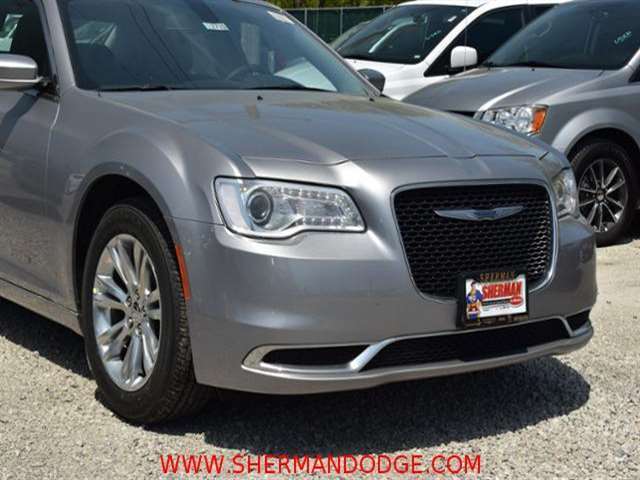 Chrysler 300 2017 photo 1